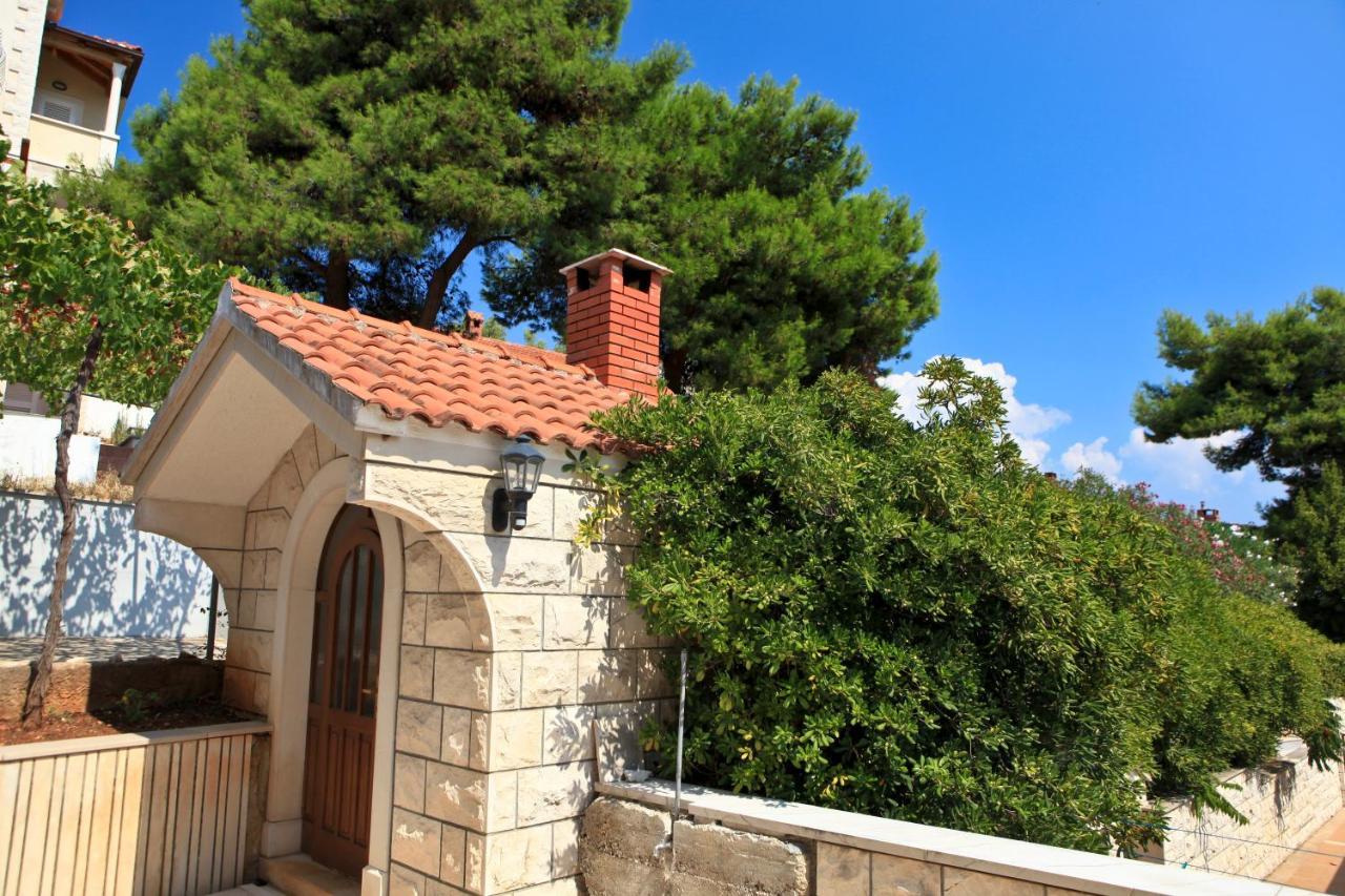 Villa Pinus Sumartin Exterior photo